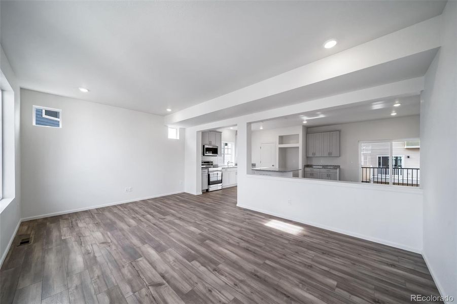Spacious, unfurnished interior of a new home in Erie Highlands, Erie (Image 31).