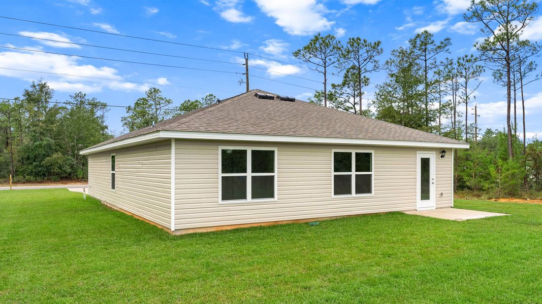 Exterior details and patio area of a home in Sunny Hills, Chipley (Image 3).