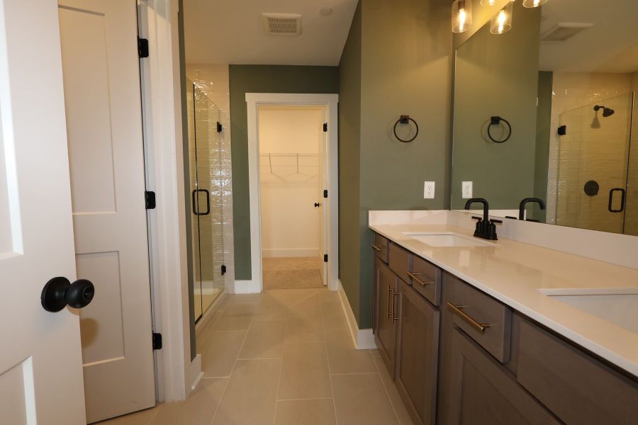 Owner's Bathroom Owner's Bathroom