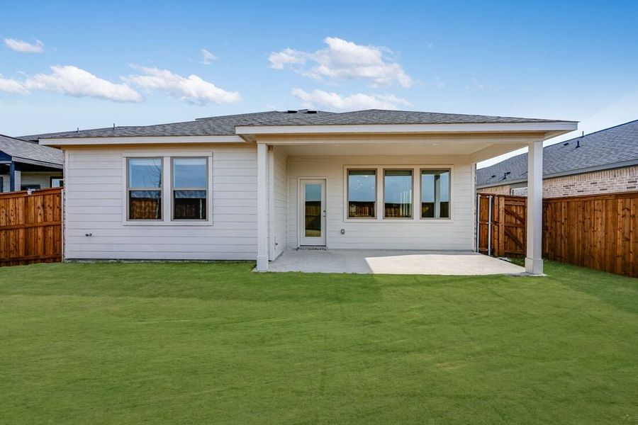 Representative exterior details of a home built from the Lunaria by Taylor Morrison in Madero 50s, Fort Worth (Image 4).