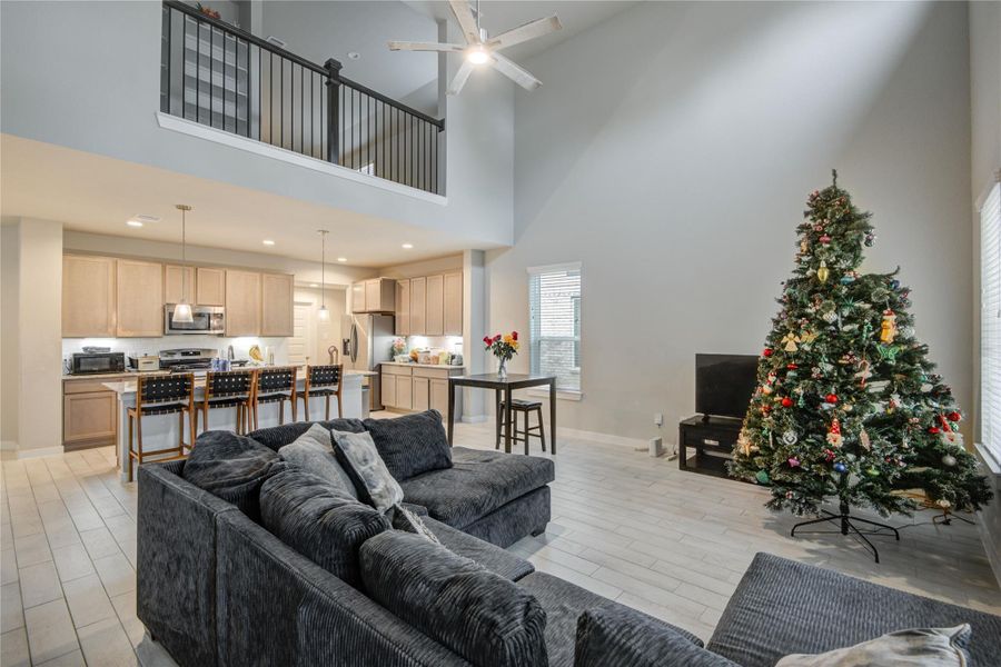 Furnished interior view inside a new home in Breckenridge Park, Rosenberg (Image 18). Furnished interior view inside a new home in Breckenridge Park, Rosenberg (Image 18).