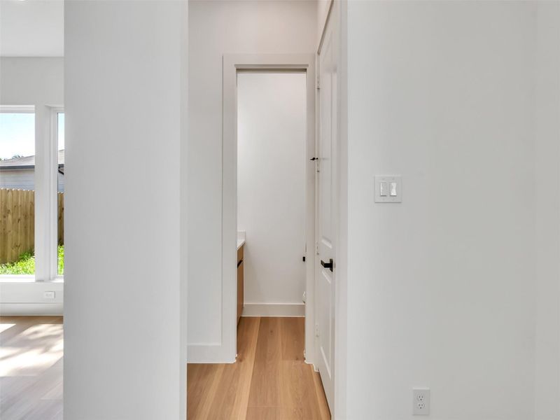 Spacious, unfurnished interior of a new home in , Houston (Image 36).