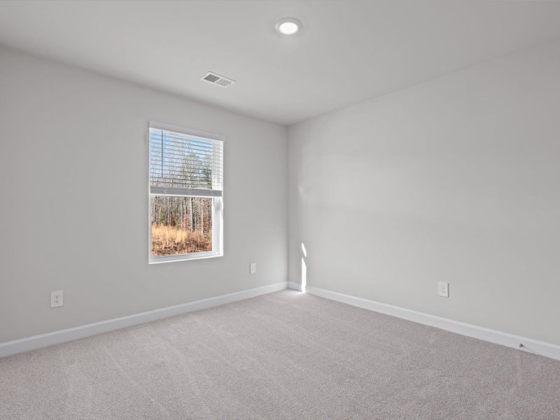 Spacious, unfurnished interior of a new home in Wexford Park, Fountain Inn (Image 19).