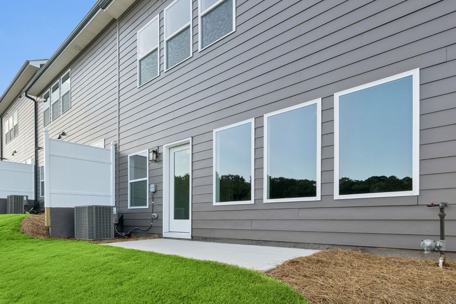 Exterior details and patio area of a home in Grandview Terrace, Canton (Image 4).