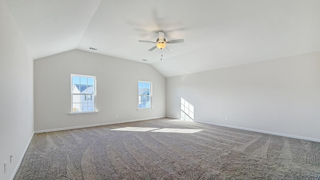 Spacious, unfurnished interior of a new home in Grand Reserve, Hinesville (Image 16).