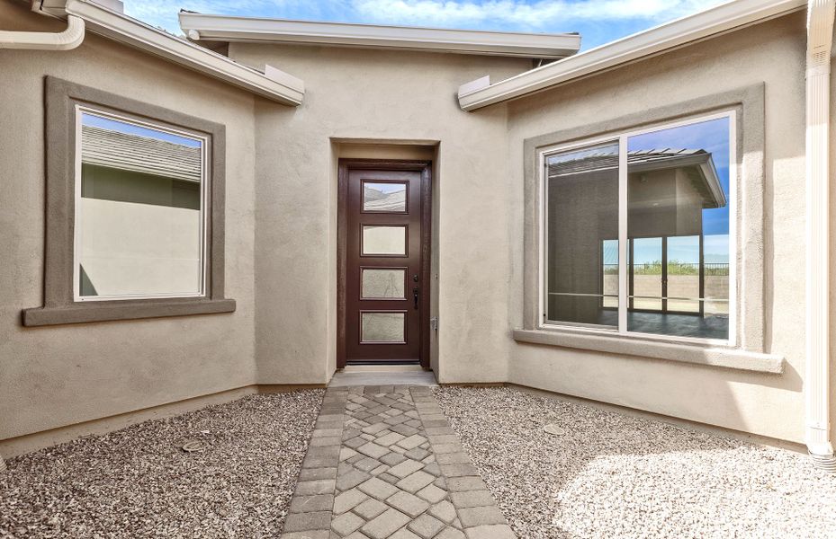 Exterior details and patio area of a home in Vistoso Canyon Estates, Oro Valley (Image 3).