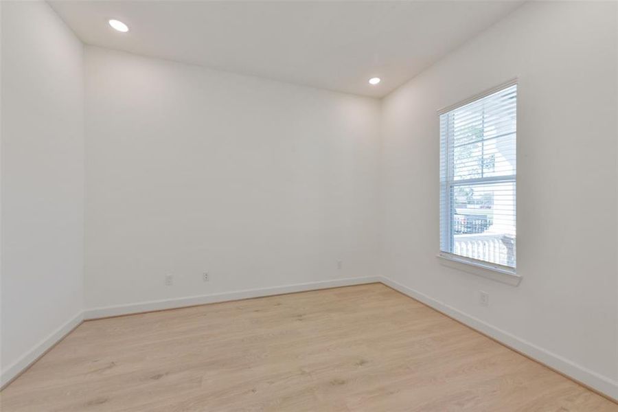 Spacious, unfurnished interior of a new home in Pearland Old Townsite, Pearland (Image 21). Spacious, unfurnished interior of a new home in Pearland Old Townsite, Pearland (Image 21).