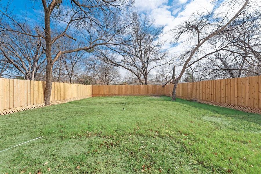 Exterior details and patio area of a home in , Dallas (Image 23).