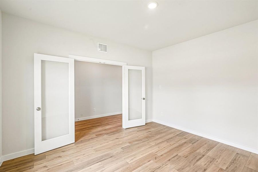 Spacious, unfurnished interior of a new home in Overland Grove, Forney (Image 12).