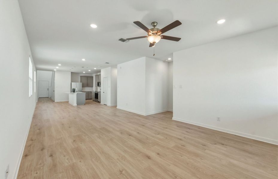 Spacious, unfurnished interior of a new home in Cameron Place, Austin (Image 32). Spacious, unfurnished interior of a new home in Cameron Place, Austin (Image 32).