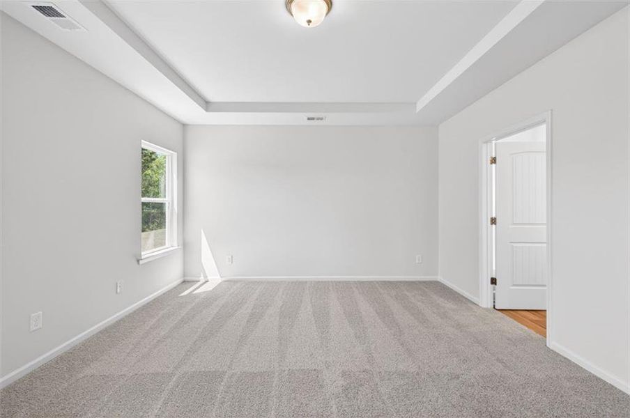 Spacious, unfurnished interior of a new home in Evergreen at Lakeside, Temple (Image 24).