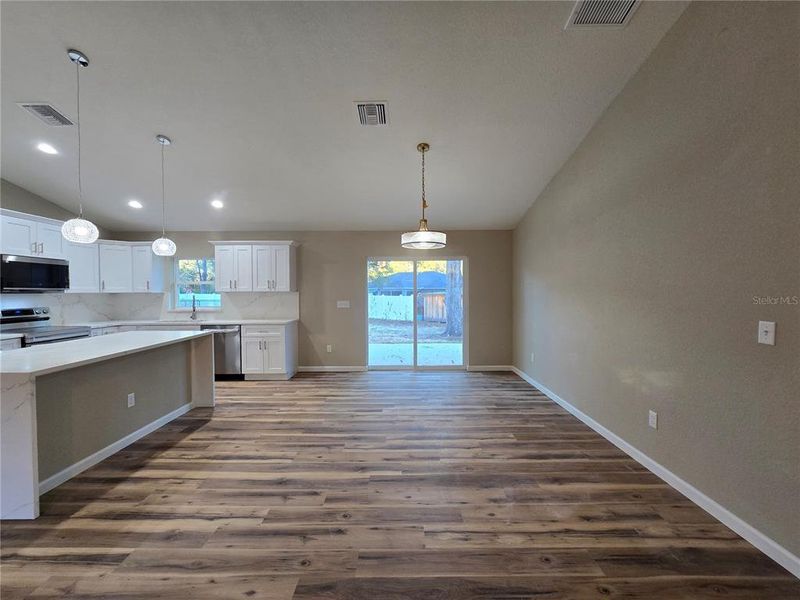 Spacious, unfurnished interior of a new home in , Ocala (Image 28).