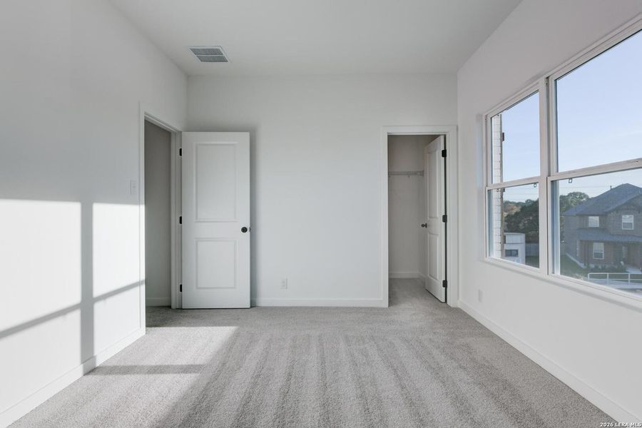 Spacious, unfurnished interior of a new home in Arcadia Ridge, San Antonio (Image 19).