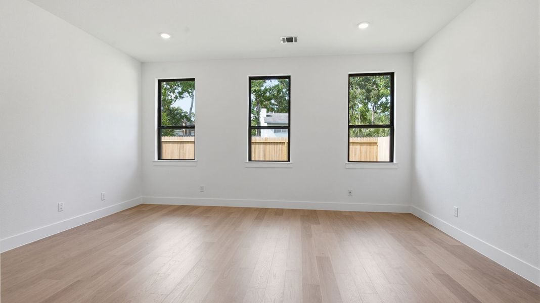 Representative unfurnished interior of a home built from the Portofino by D.R. Horton in Friendswood Trails 70' Homesites, Friendswood (Image 25).