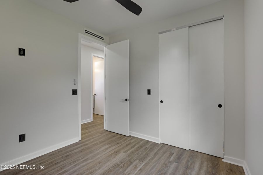 Spacious, unfurnished interior of a new home in , Jacksonville (Image 23).