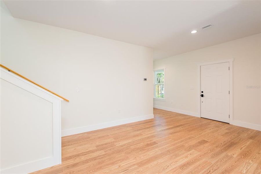 Spacious, unfurnished interior of a new home in , Tampa (Image 34).