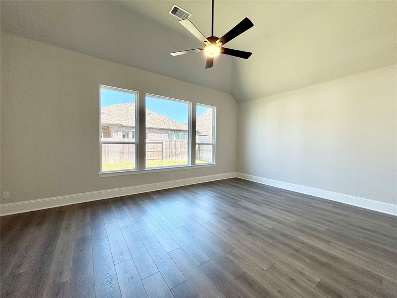 Spacious, unfurnished interior of a new home in Fulbrook on Fulshear Creek, Fulshear (Image 21).