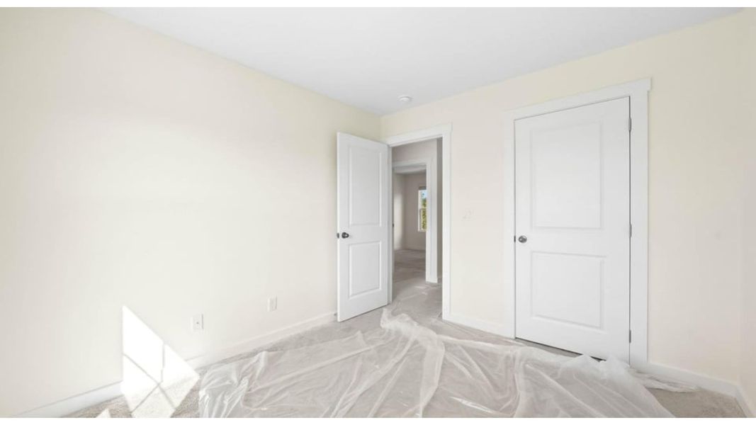 Spacious, unfurnished interior of a new home in Johnson Farms, Greeneville (Image 19).