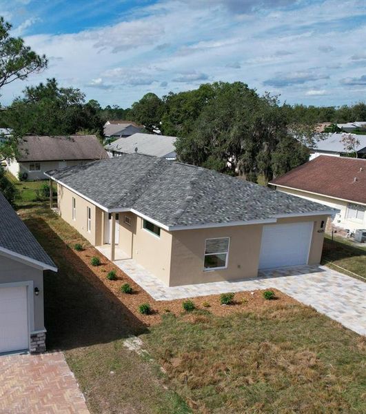 Exterior details and patio area of a home in , Sebring (Image 11).