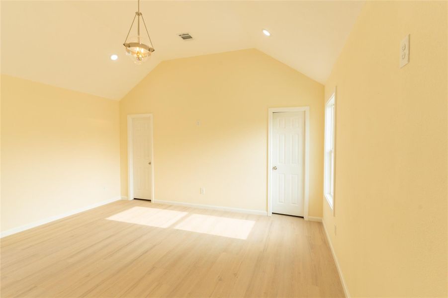 Spacious, unfurnished interior of a new home in , Bacliff (Image 14). Spacious, unfurnished interior of a new home in , Bacliff (Image 14).