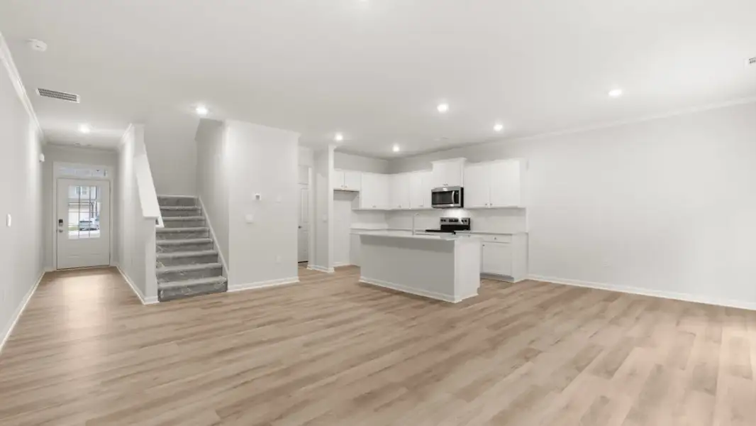Spacious, unfurnished interior of a new home in Pointe Park, Union City (Image 17).