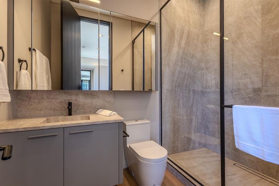 Furnished interior view inside a new home in , Windermere (Image 38).