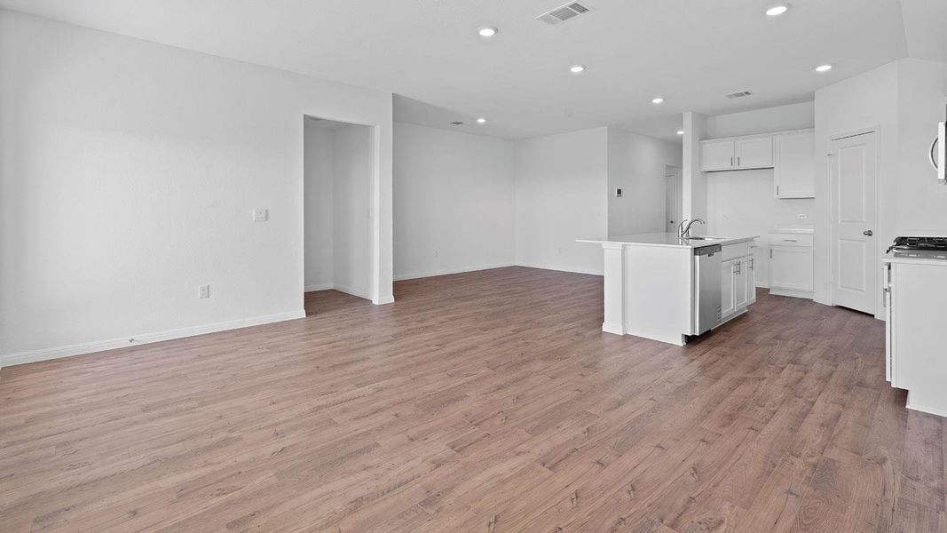 Spacious, unfurnished interior of a new home in Prairie Lakes, Buda (Image 20).