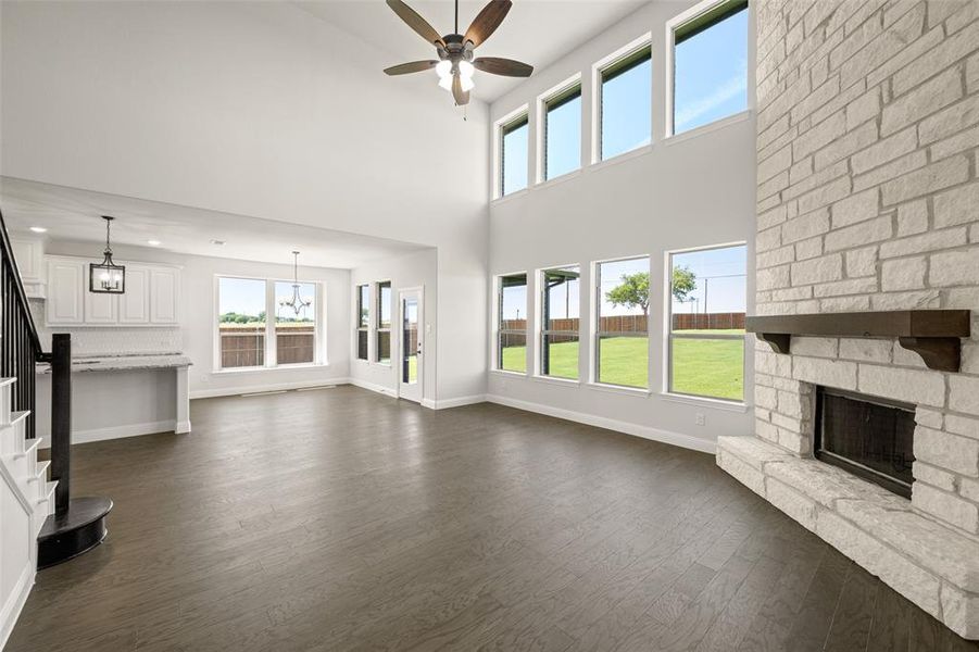 124 Red Fox- Living room-2