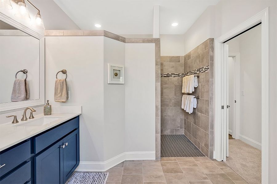 Hamilton Bay, Master Bathroom
