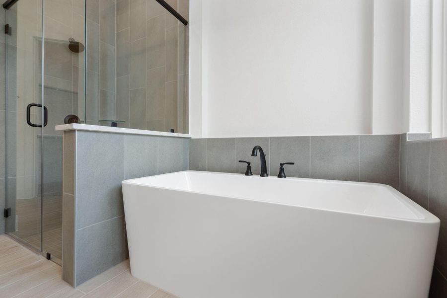 Close-up of interior finishes inside a home in Riceland, Mont Belvieu (Image 16).