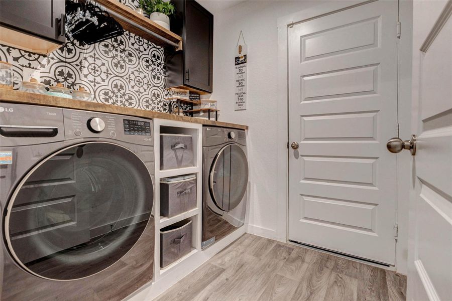 Furnished interior view inside a new home in Tamarron, Fulshear (Image 38). Furnished interior view inside a new home in Tamarron, Fulshear (Image 38).