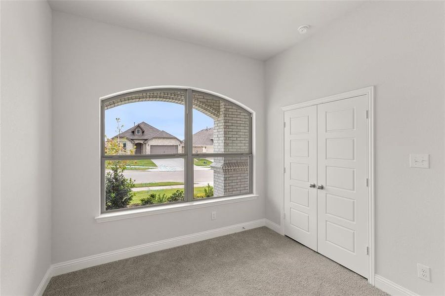 5245 Markham Ferry Bedroom1