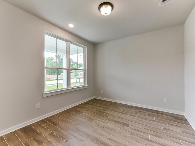 Spacious, unfurnished interior of a new home in Sundance Cove, Crosby (Image 21).