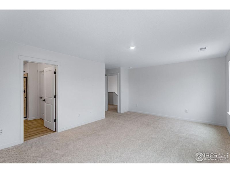 Spacious, unfurnished interior of a new home in Hansen Farm, Fort Collins (Image 30). Spacious, unfurnished interior of a new home in Hansen Farm, Fort Collins (Image 30).