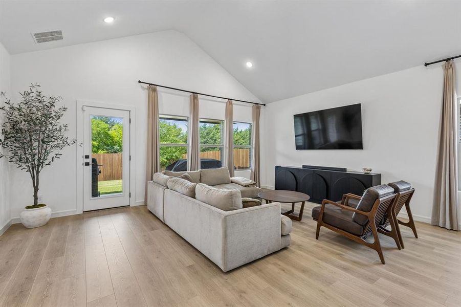 Furnished interior view inside a new home in , Dallas (Image 12).