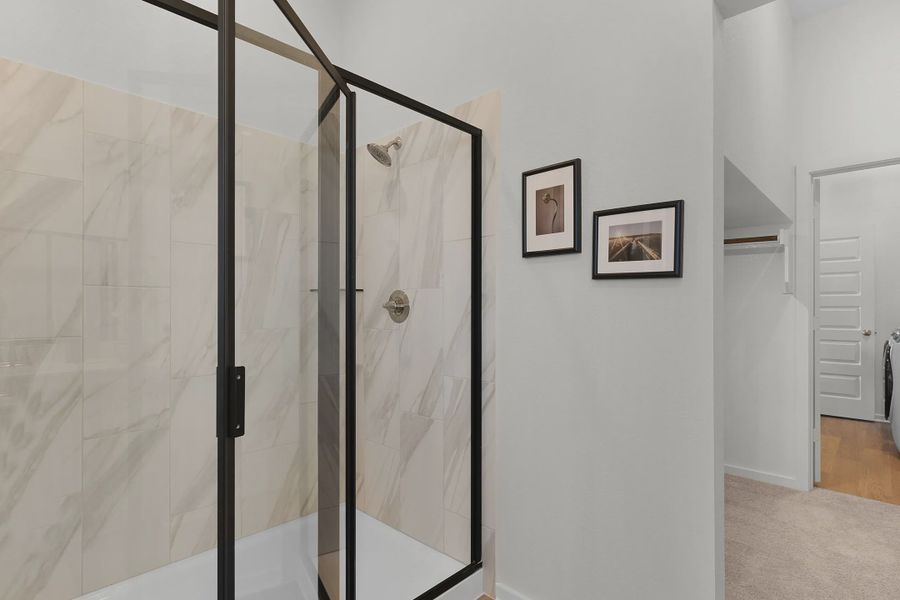 Representative interior finishes for a home built from the Windsor by Chesmar Homes in Bridgeland 45's, Cypress (Image 18).
