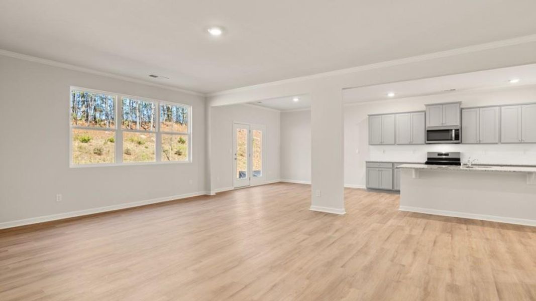 Spacious, unfurnished interior of a new home in South Wind, Union City (Image 12).