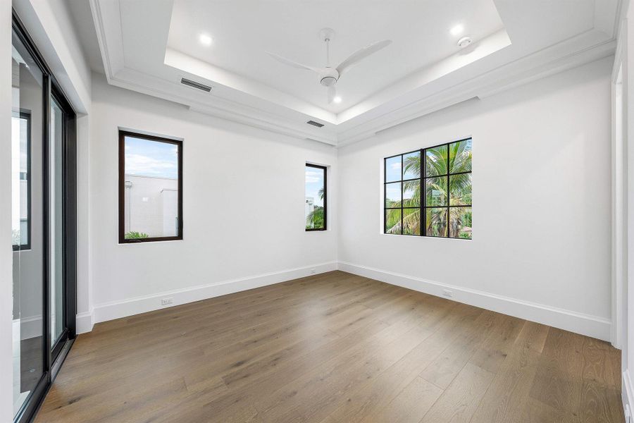Spacious, unfurnished interior of a new home in , Boca Raton (Image 79).