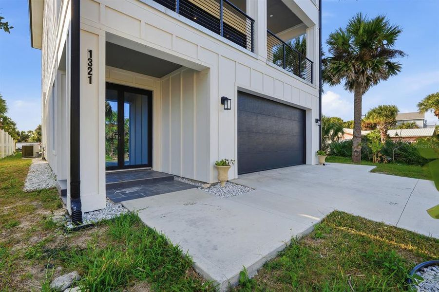 Exterior details and patio area of a home in , Flagler Beach (Image 24).