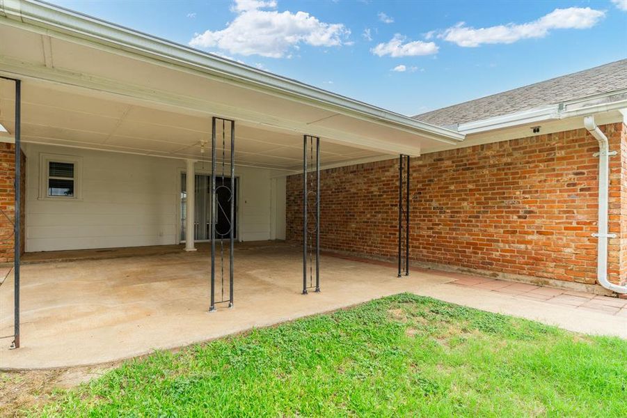 Exterior details and patio area of a home in , Hillsboro (Image 19). Exterior details and patio area of a home in , Hillsboro (Image 19).