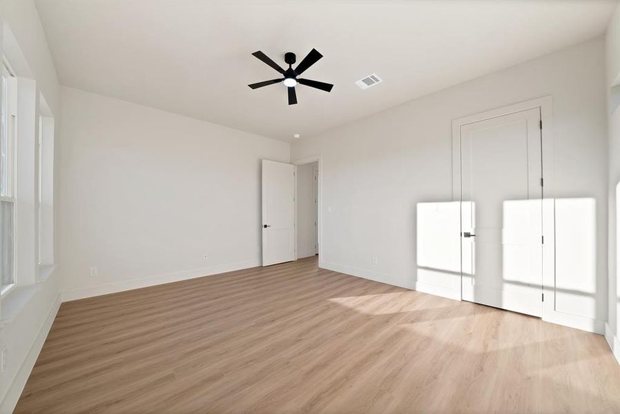 Spacious, unfurnished interior of a new home in , Weatherford (Image 38). Spacious, unfurnished interior of a new home in , Weatherford (Image 38).