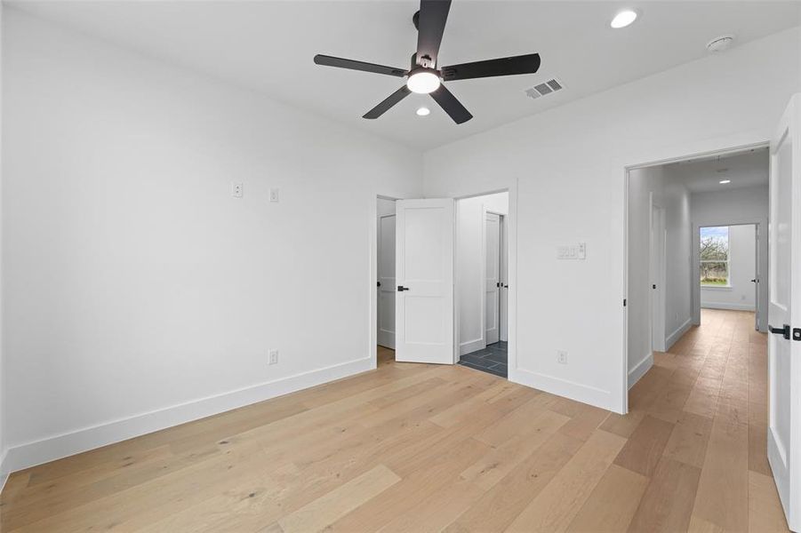 Spacious, unfurnished interior of a new home in , Corsicana (Image 28).