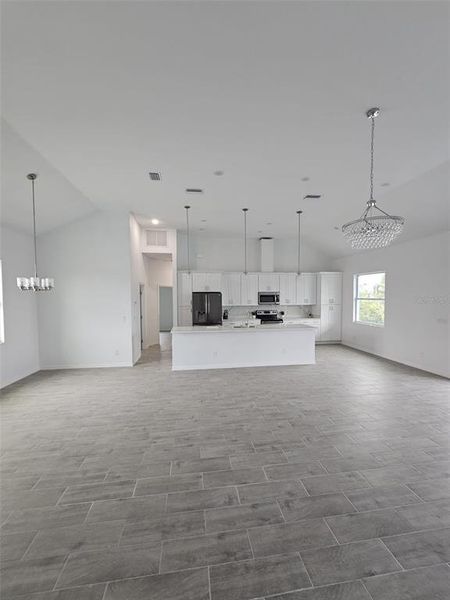 Spacious, unfurnished interior of a new home in , Port Charlotte (Image 7).