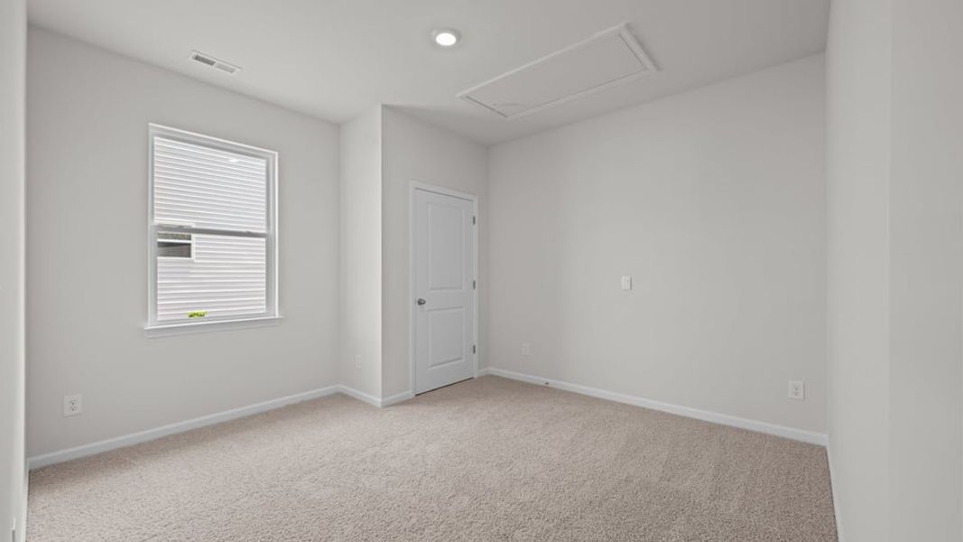 Spacious, unfurnished interior of a new home in Cambridge Park, Mebane (Image 21).