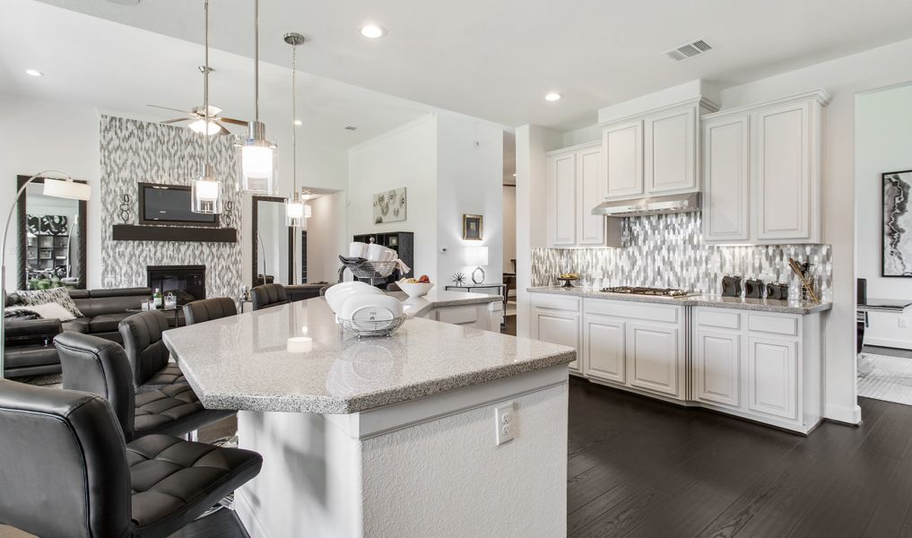 Kitchen with curved island