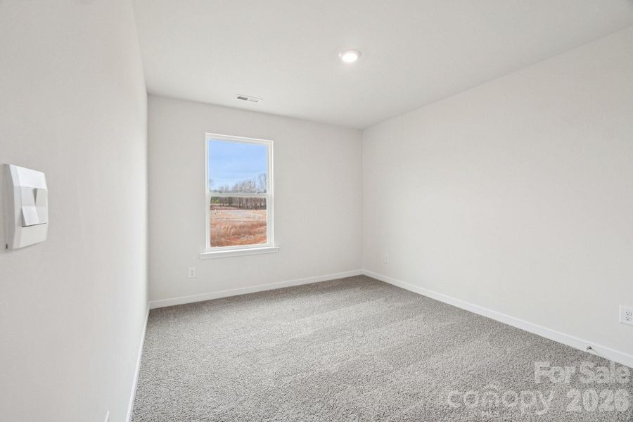 Spacious, unfurnished interior of a new home in Clark Creek Landing, Lincolnton (Image 15).
