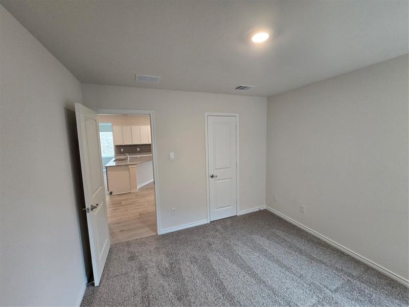 Spacious, unfurnished interior of a new home in , Princeton (Image 17).