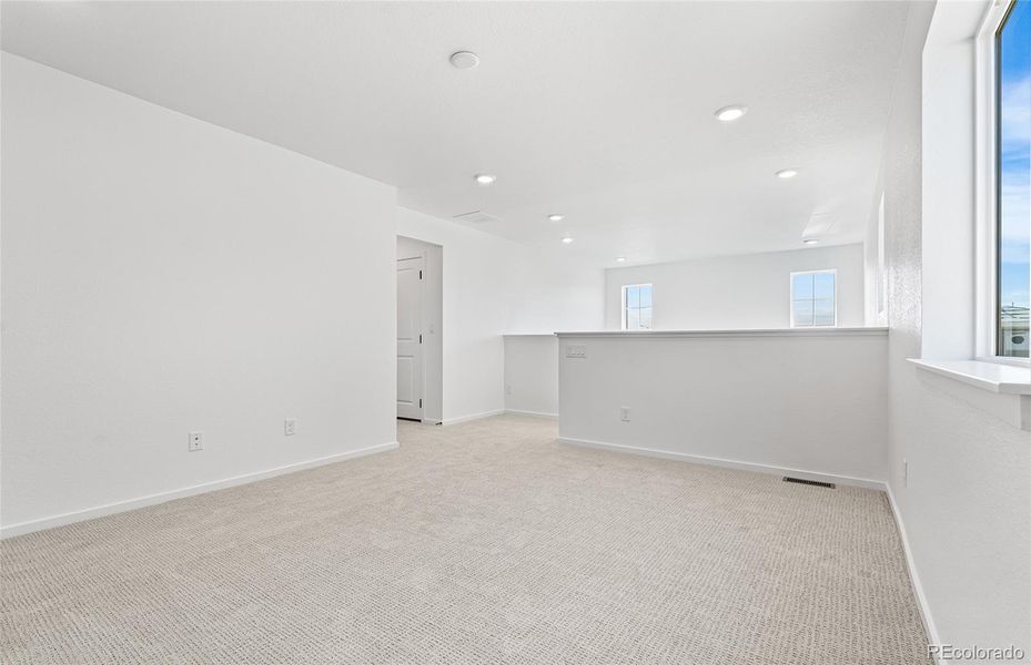 Spacious, unfurnished interior of a new home in Harvest Crossing, Aurora (Image 9). Spacious, unfurnished interior of a new home in Harvest Crossing, Aurora (Image 9).