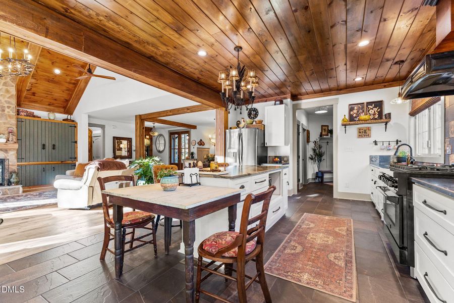 21-web-or-mls-AZ3A8437