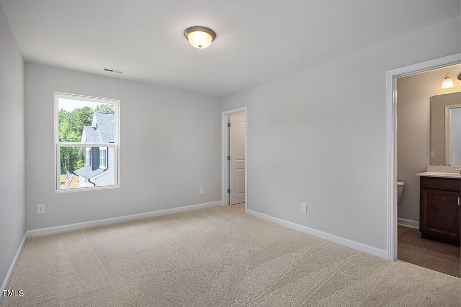 Spacious, unfurnished interior of a new home in Wellers Knoll, Lillington (Image 40).